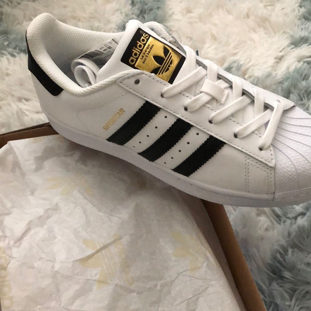 Youth Adidas Superstar J us 5 1/2. Bnib